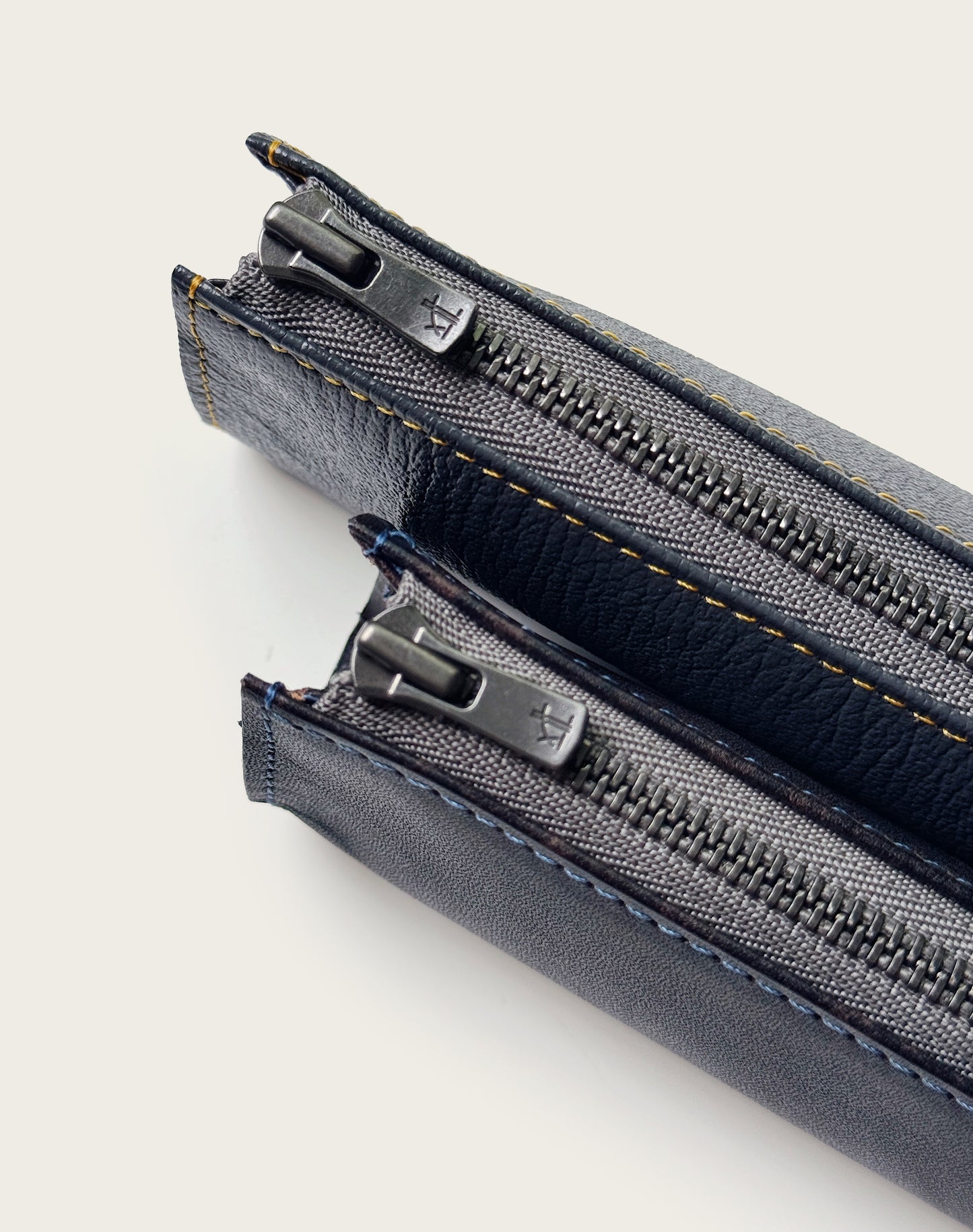FIND PEN CASE ANTIQUE SHADE LEATHER CUSTOM GREY