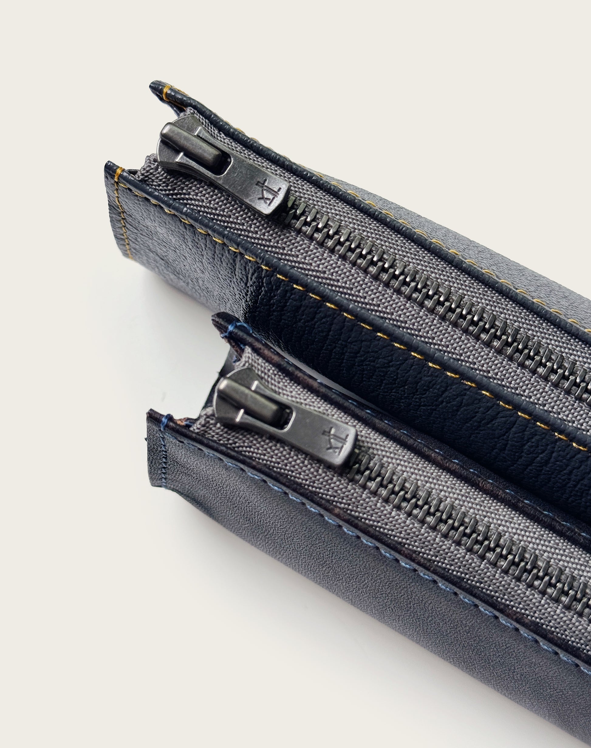 FIND PEN CASE ANTIQUE SHADE LEATHER CUSTOM GREY